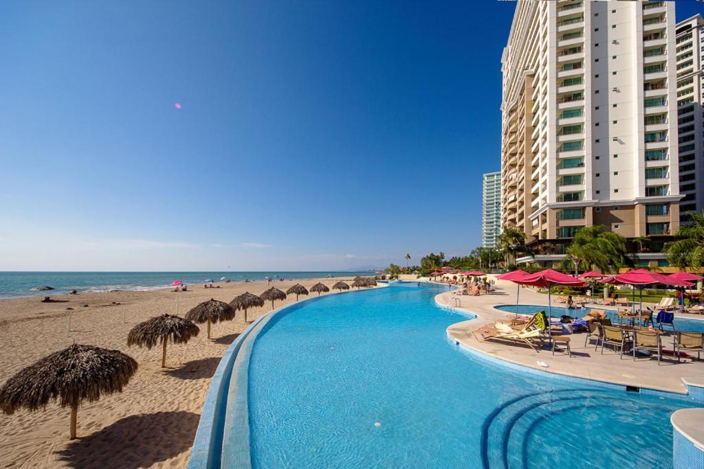 شقة 910-3000 Grand Venetian P.V. بويرتو فالارتا المظهر الخارجي الصورة